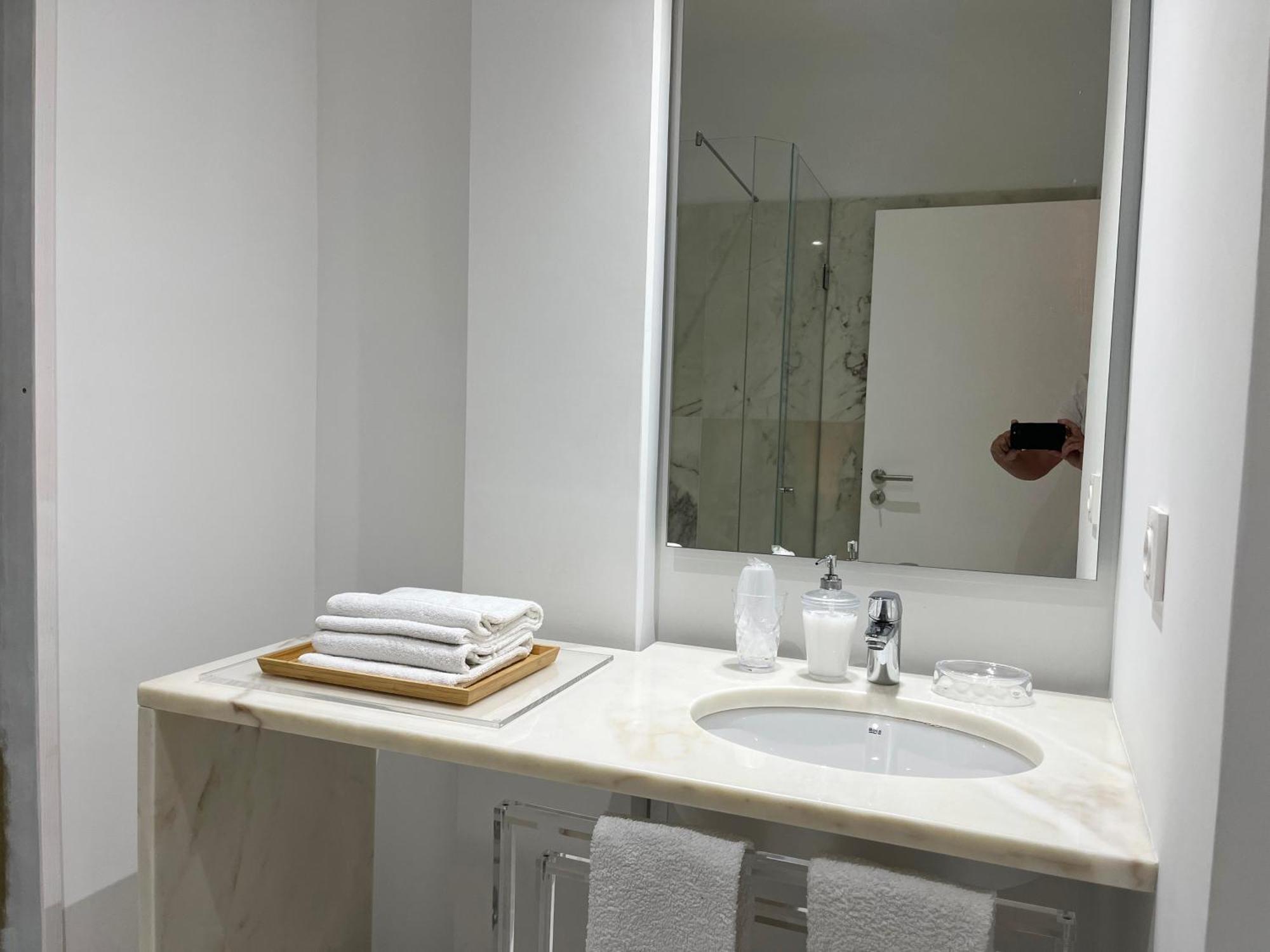 Signature Guesthouse Порту Номер фото